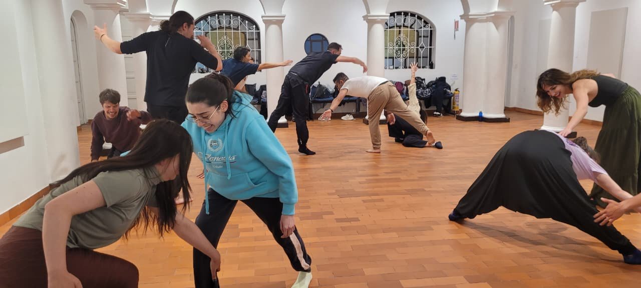 Trabajo de movimiento y relación entre participantes