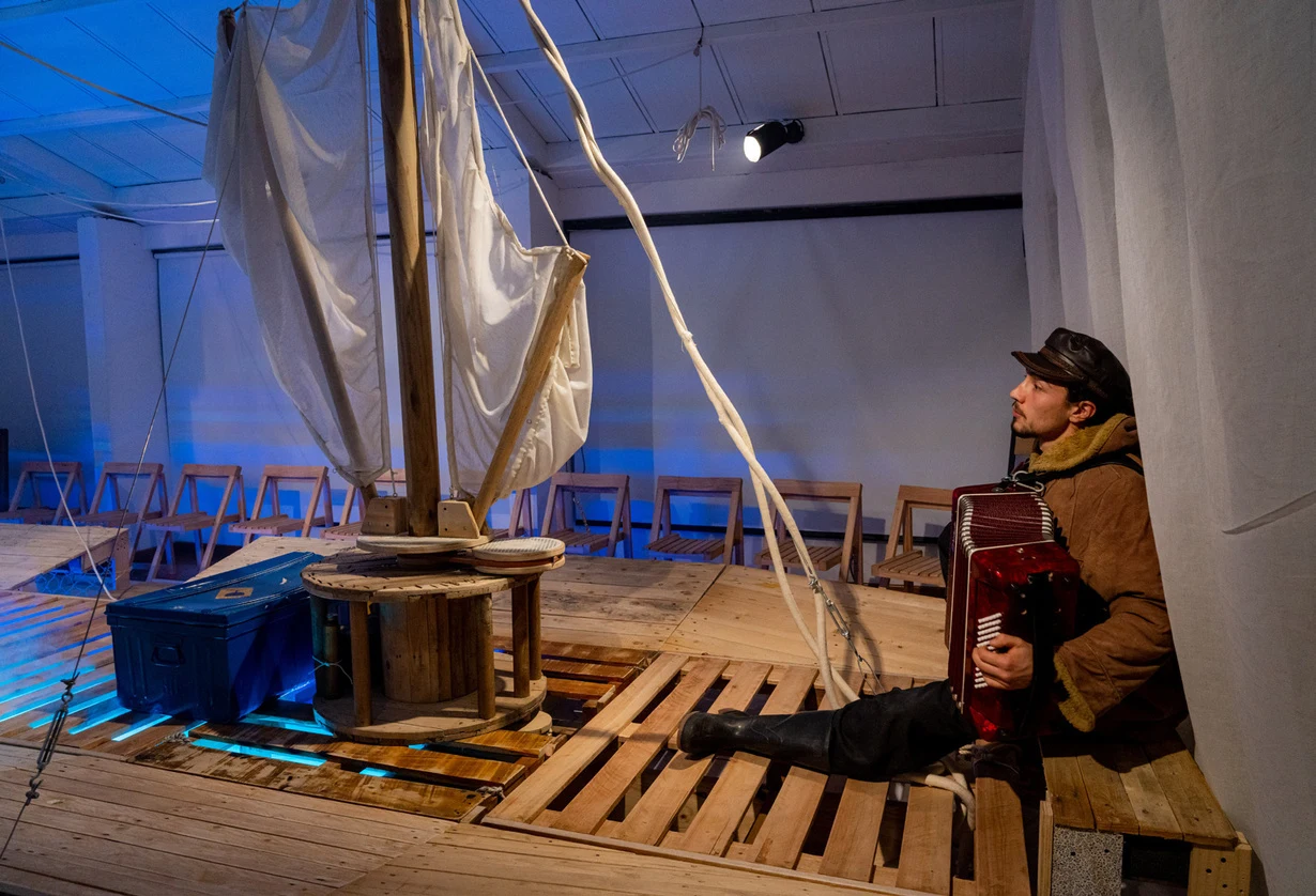 El barco y su espacio escénico
